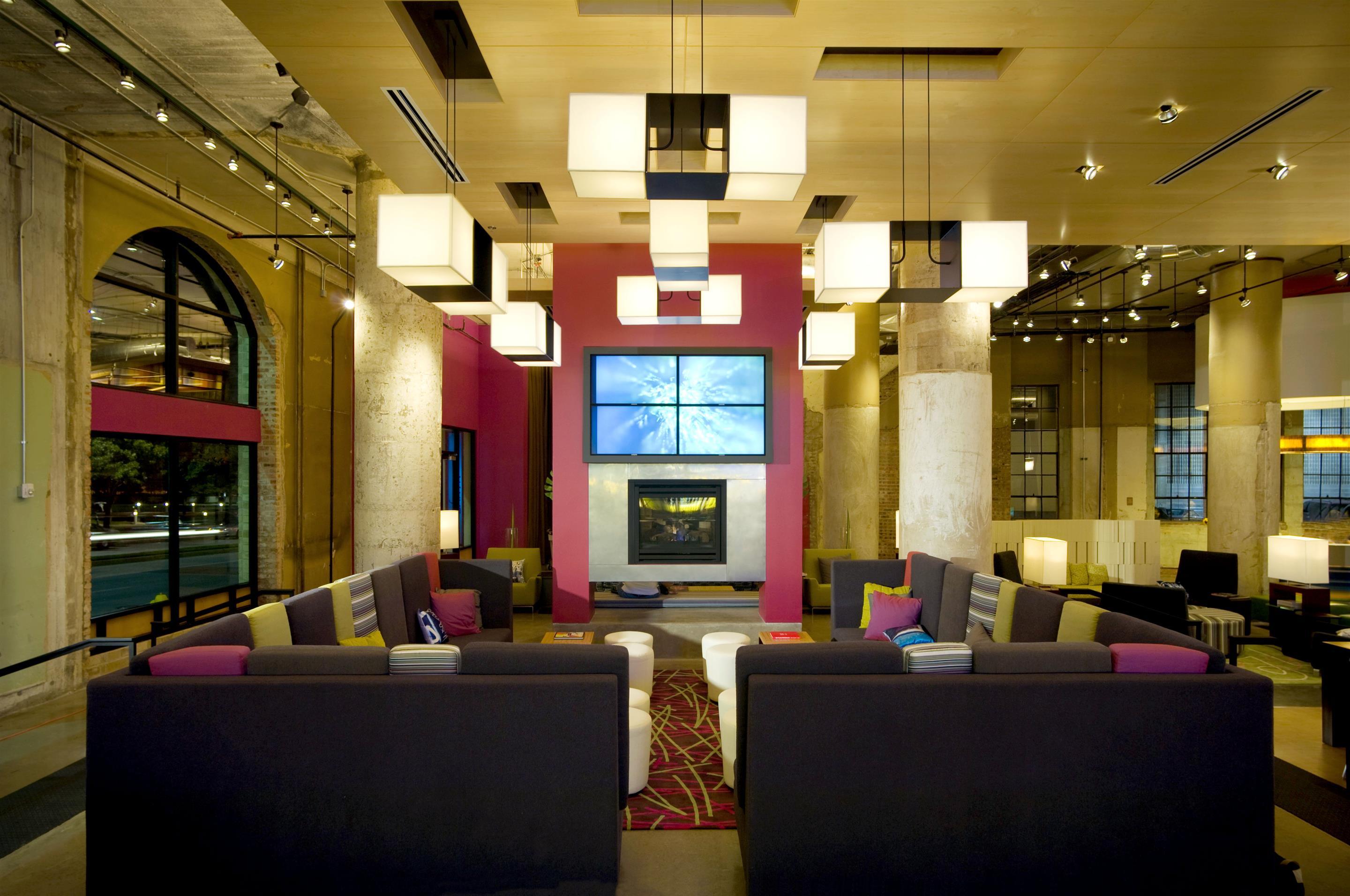 Aloft Dallas Downtown Exterior photo