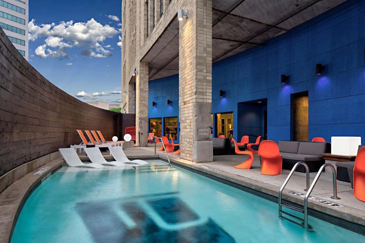 Aloft Dallas Downtown Exterior photo